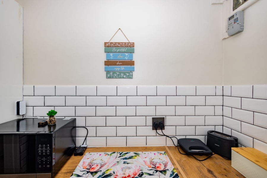 To Let 3 Bedroom Property for Rent in Protea Heights Western Cape